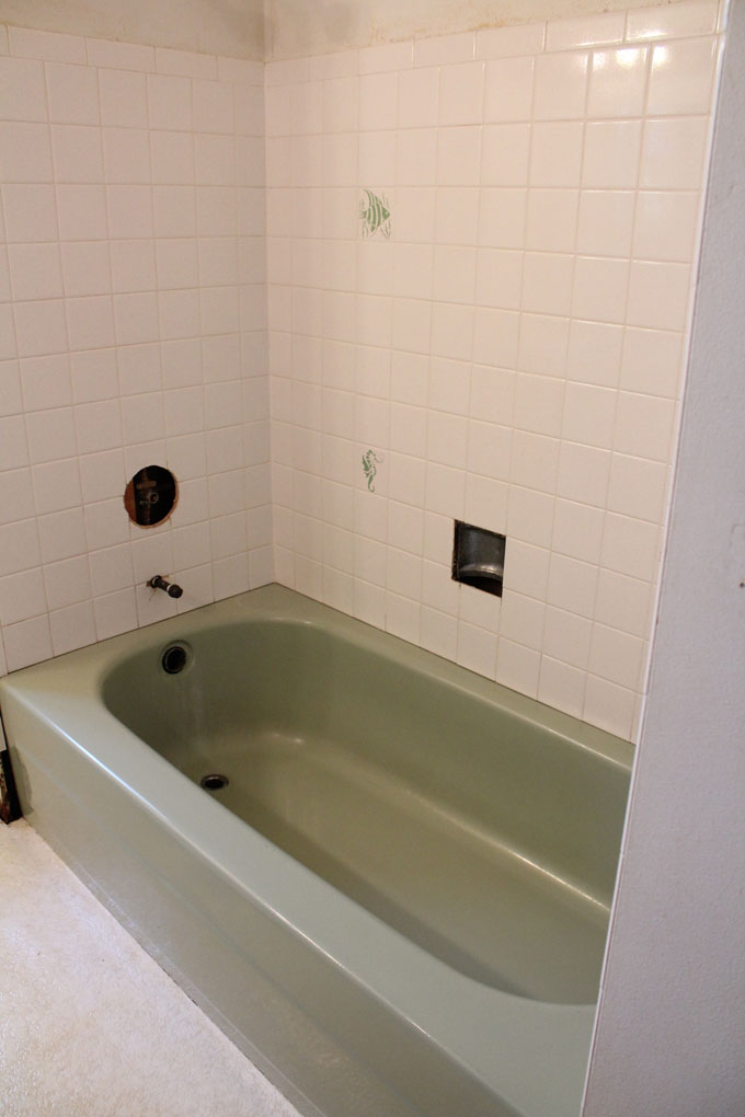 How to Paint your Bathtub and Shower Tile